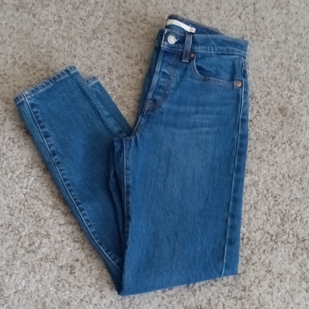 Levis Wedgie